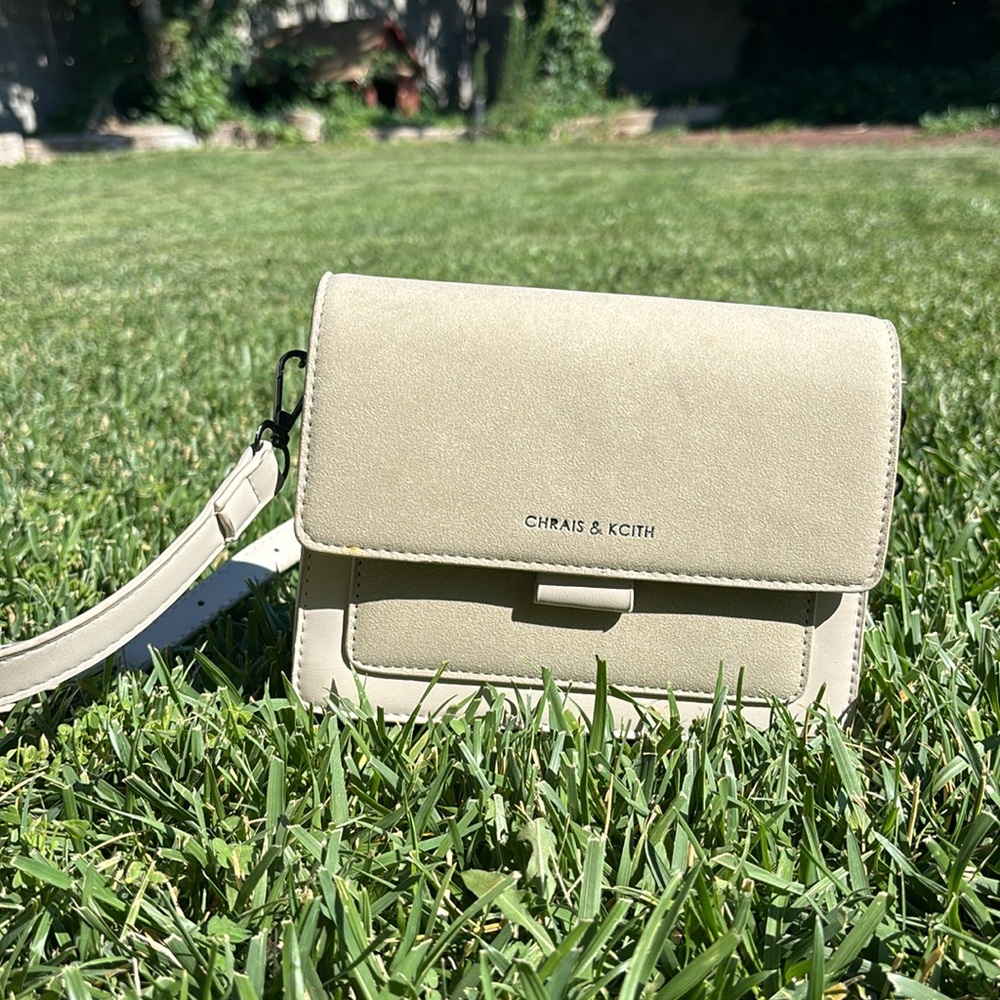 Chrais & Kcith Small Square Purse